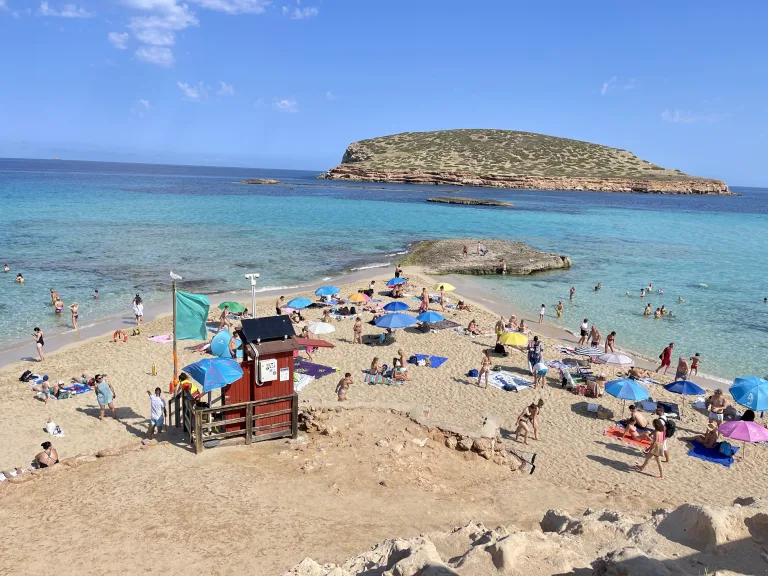 Ibiza en 1 Día: Qué Ver, Qué Hacer y Cómo Aprovechar al Máximo Tu Visita